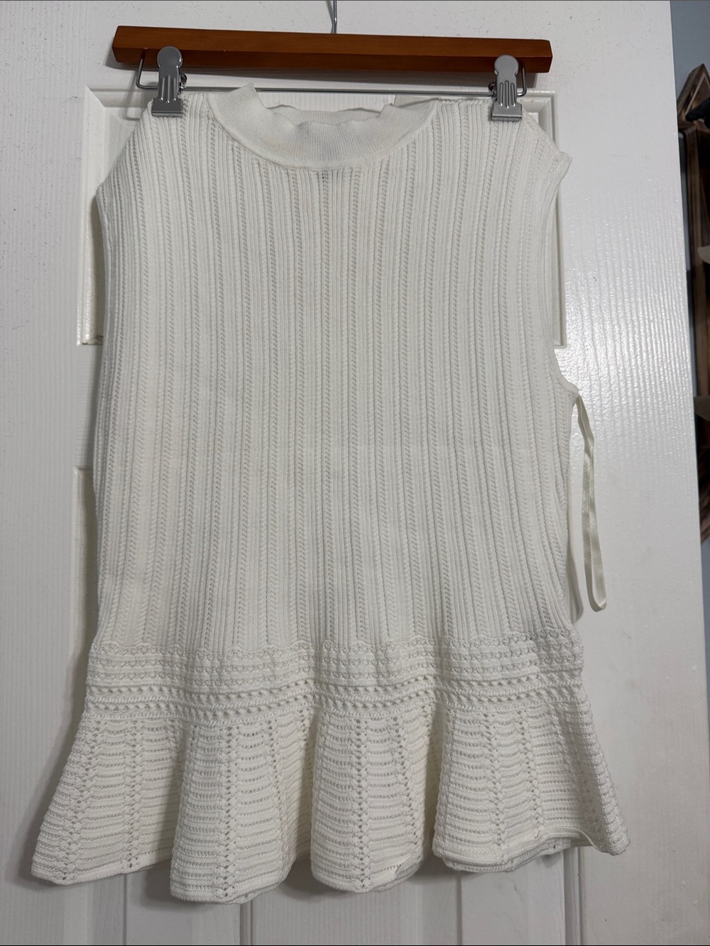 White House black market sleeveless sweater top